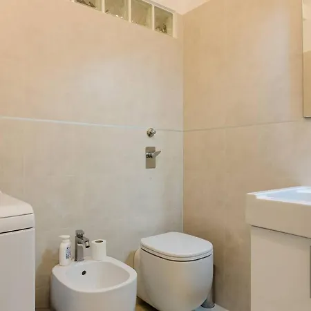 Charming 2 Bedroom Flat Fashion District מילאנו