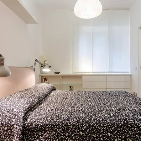 דירה Charming 2 Bedroom Flat Fashion District מילאנו