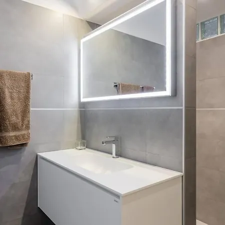 דירה Charming 2 Bedroom Flat Fashion District *