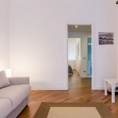דירה Charming 2 Bedroom Flat Fashion District מילאנו