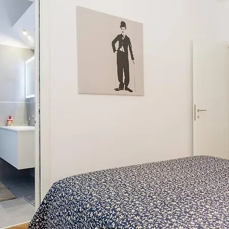 Charming 2 Bedroom Flat Fashion District דירה מילאנו