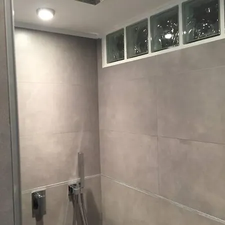 דירה Charming 2 Bedroom Flat Fashion District מילאנו
