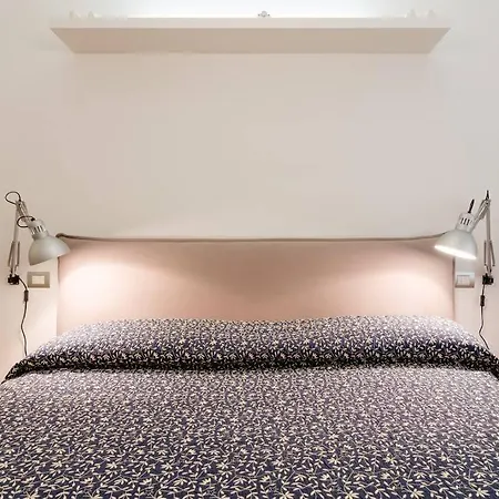 Charming 2 Bedroom Flat Fashion District מילאנו
