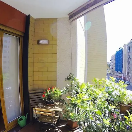 Charming 2 Bedroom Flat Fashion District *